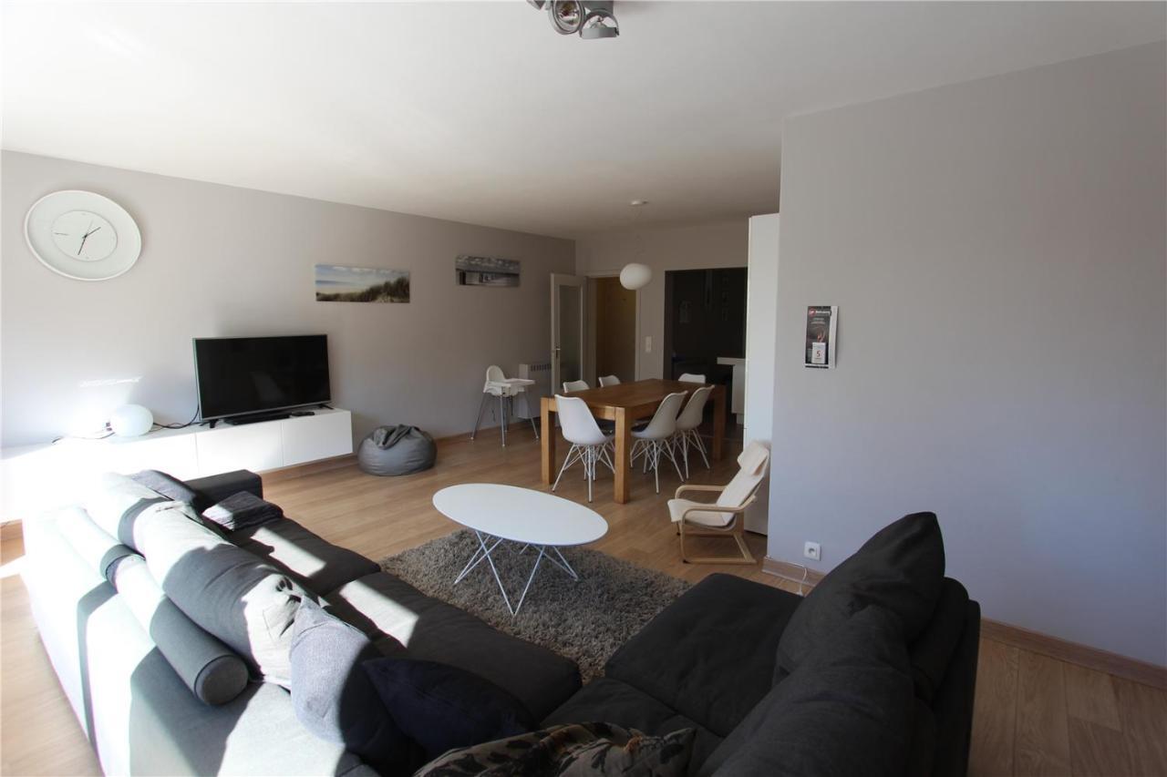 Apartment Nieuwpoort-bad Met Garage Nieuwpoort